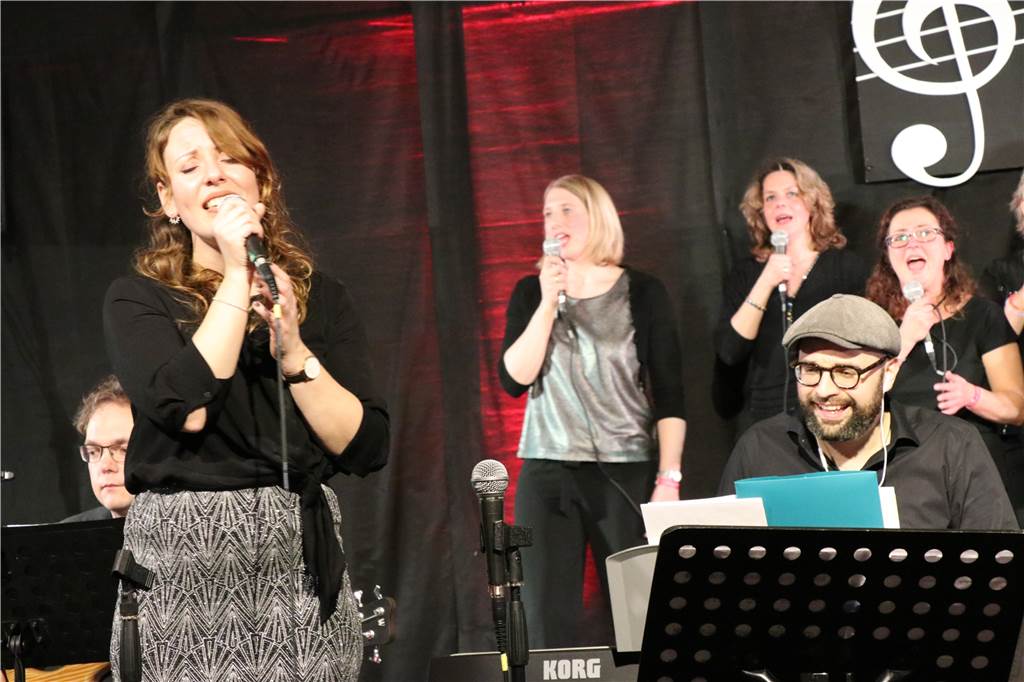 Night of Gospel: ein mitreißender Abend voller Musik, Gefühl und Stimmung Das Vocal-Ensemble Swingo Singers in Aktion – auch dafür gab es jede Menge Beifall.