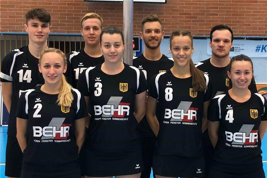 Deutsche U21-Korfballer mit einem Fingerzeig vor dem wegweisenden Portugal-Spiel Das war das Startaufgebot der deutschen U21-Korfballer gegen Ungarn: (hinten, v.l.) Jan Robert Heming, Thomas Freund, Theo Nowak und Timo Lindlar sowie (vorne, v.l.) Julia Strach, Lena Gerlich, Maline Gust und Lea Hornung.