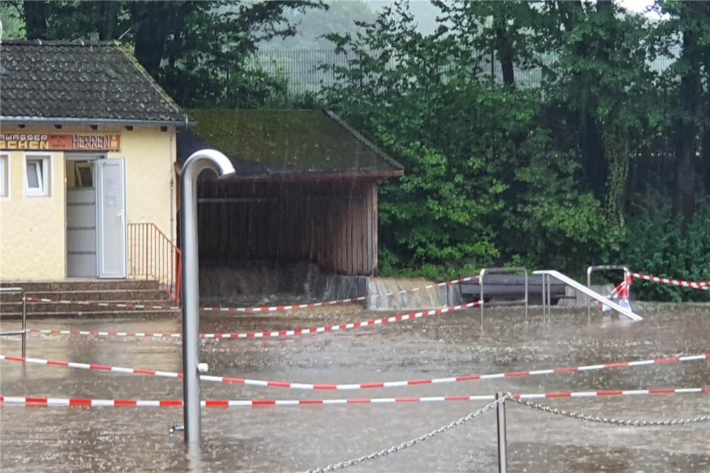 Ein Jahr für Genießer: In Hörde war 2021 das Thema Gastronomie ganz weit vorne Das Wasser der Juli-Flut breitete sich im gesamten Freibad Wellinghofen aus.
