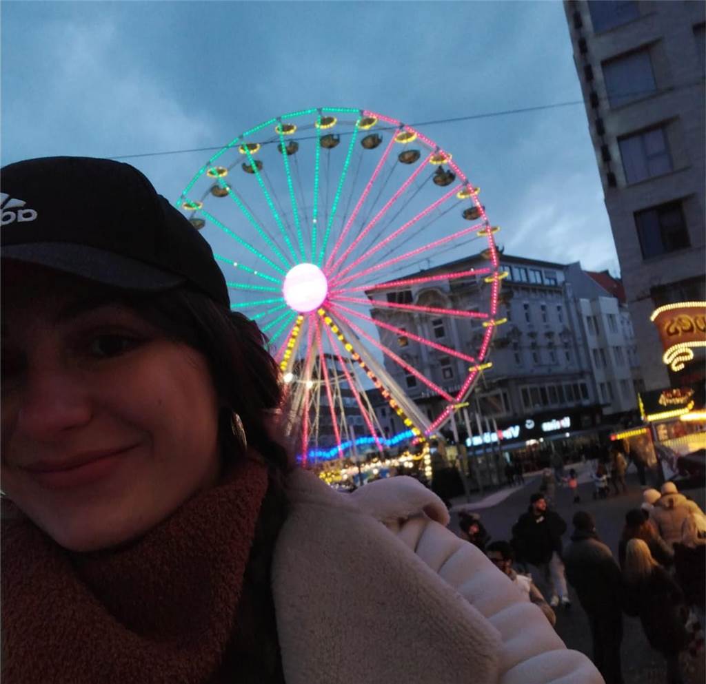 Das weihnachtliche Riesenrad am "Platz von Leeds"