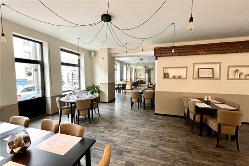 Neues Restaurant im Dortmunder Süden: Slow Food mit internationalem Touch Das weiträumige Restaurant bietet viel Platz für eine großzügige Verteilung der Tische und viel Abstand in Corona-Zeiten.