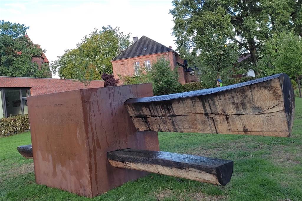 Das Werk „Cube“ ist die erste Skulptur, die in Olfen zu sehen ist.