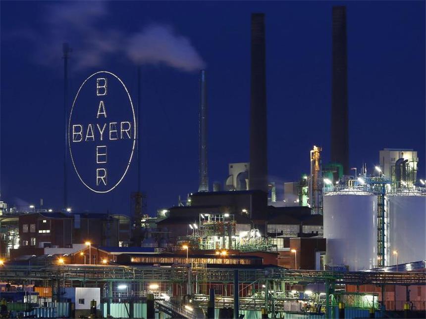 Chemieindustrie: Deutschland verliert Wettbewerbsfähigkeit Das Werk der Bayer AG im Chemiepark in Leverkusen. Foto: Oliver Berg/Archiv