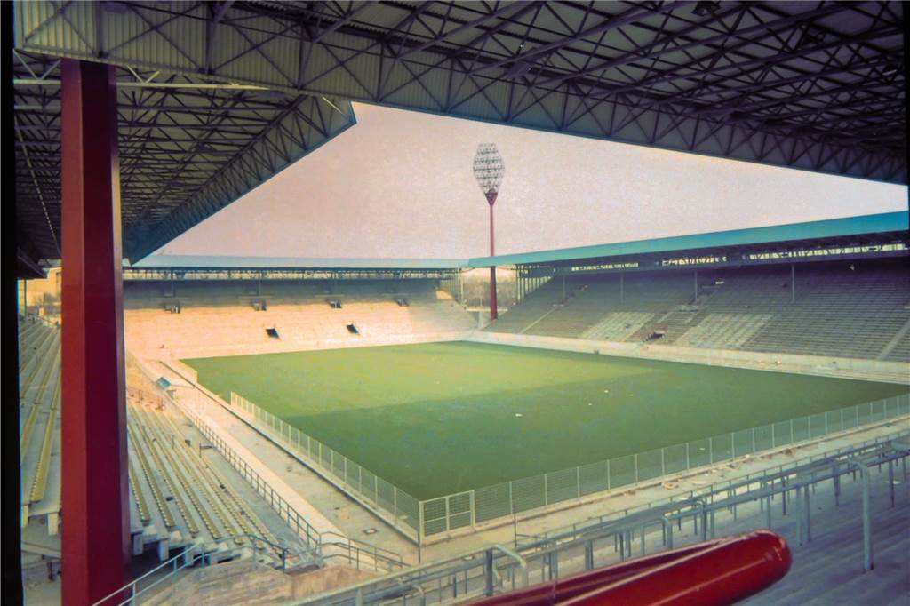 Wie der BVB sein Stadion für die EM 2024 fitmachen muss Das Westfalenstadion nach der Eröffnung im Jahr 1974.