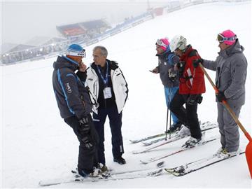 Das Wetter beschert den alpinen Ski-Damen in Cortina d'Ampezzo wohl ein ganzes Wochenende ohne Rennen. Foto: Andrea Solero