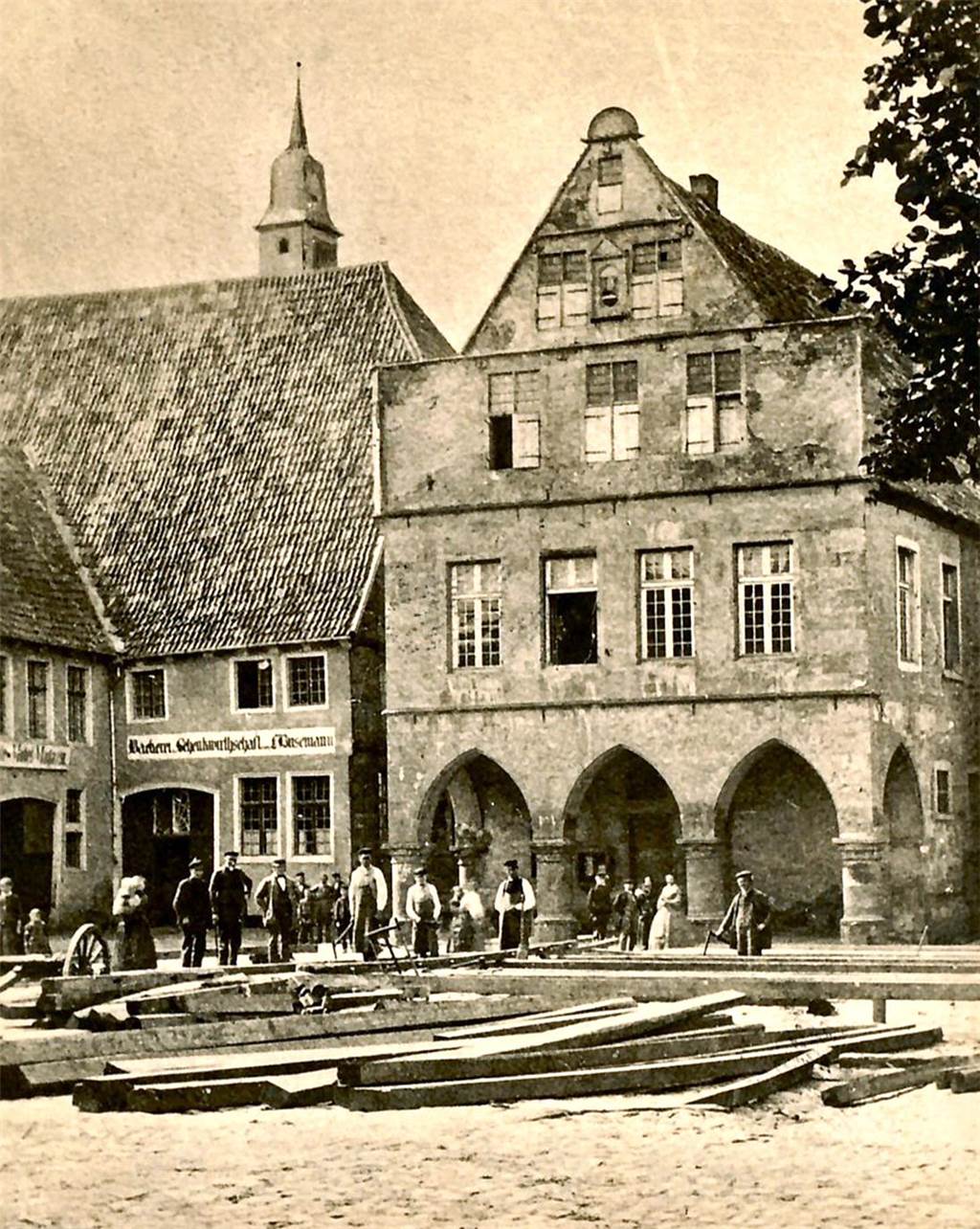 Blick in die Geschichte: Ab 1471 sind alle Bürgermeister namentlich bekannt Das wohl ältestes Foto des Rathauses Werne stammt aus dem Jahre 1890.