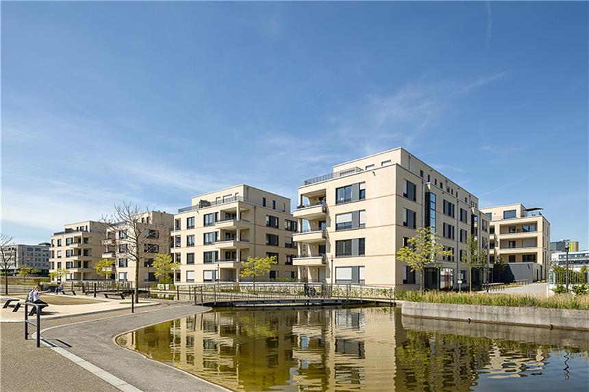 In der Region locken moderne Bauten und stille Orte Das Wohnquartier Essen Grüne Mitte ist in L-Form angeordnet.