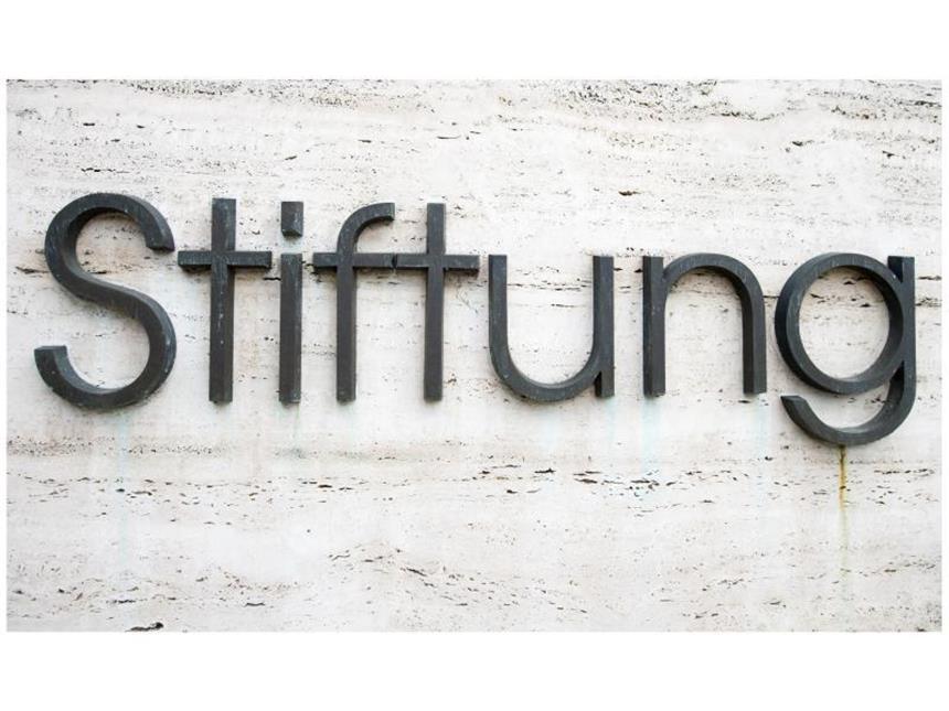 Stiftungsfonds für Kleinanleger: Keine sichere Alternative Das Wort "Stiftung" erweckt einen sicheren und soliden Eindruck. Doch Stiftungsfonds können für Privatanleger auch riskante Anlagen sein - dabei kommt es auf die genaue Mischung an. Foto: Inga Kjer