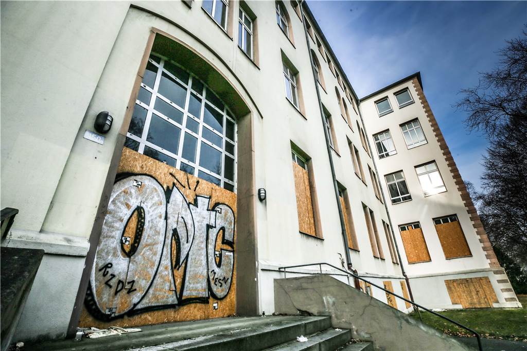 Dortmund soll weitere Gesamtschule bekommen - Hier soll sie entstehen Das zuletzt von der Anne-Frank-Gesamtschule Gebäude an der Burgholzstraße 150 wird bald abgerissen.