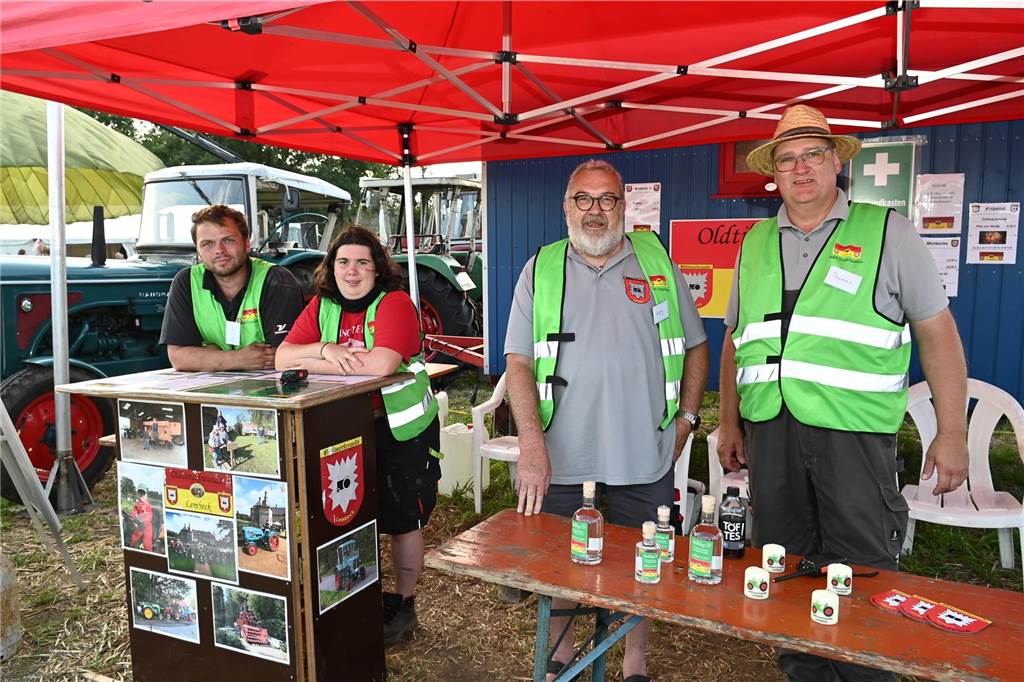 Das zweite Oldtimertreffen der Oldtimerfreunde Lembeck anlässlich des 25. Jubiläums wurde schon an den ersten beiden Tagen gut besucht.