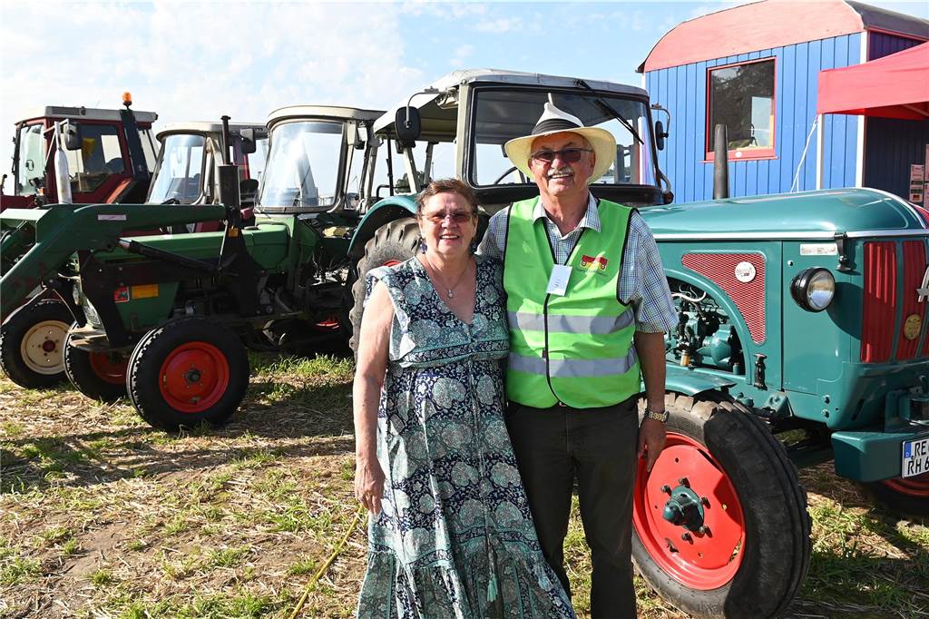 Das zweite Oldtimertreffen der Oldtimerfreunde Lembeck anlässlich des 25. Jubiläums wurde schon an den ersten beiden Tagen gut besucht.