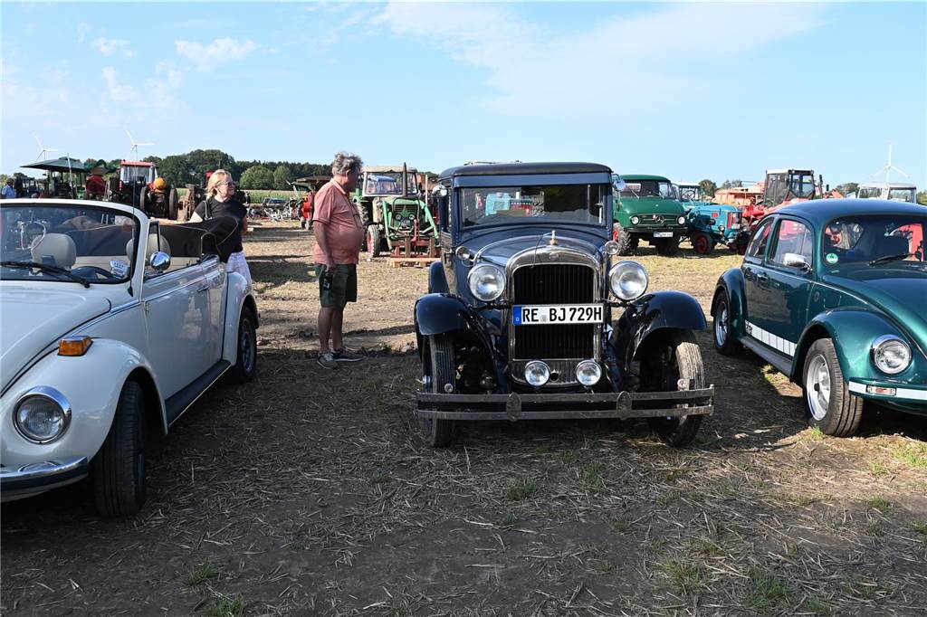 Das zweite Oldtimertreffen der Oldtimerfreunde Lembeck anlässlich des 25. Jubiläums wurde schon an den ersten beiden Tagen gut besucht.