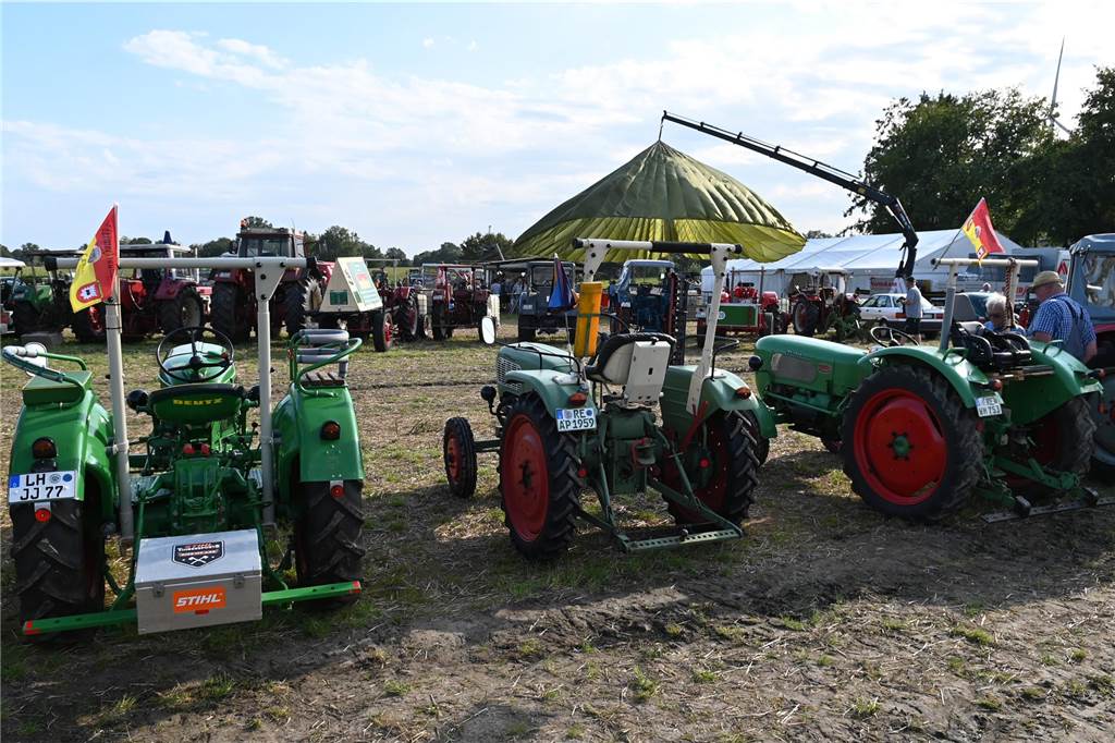 Das zweite Oldtimertreffen der Oldtimerfreunde Lembeck anlässlich des 25. Jubiläums wurde schon an den ersten beiden Tagen gut besucht.