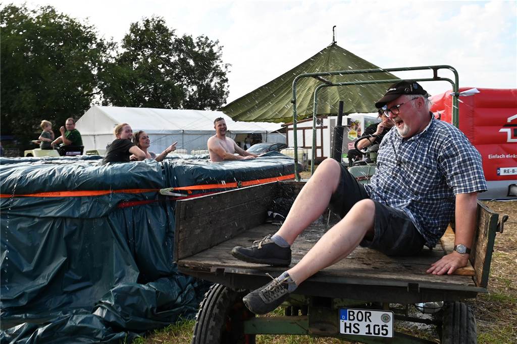 Das zweite Oldtimertreffen der Oldtimerfreunde Lembeck anlässlich des 25. Jubiläums wurde schon an den ersten beiden Tagen gut besucht.