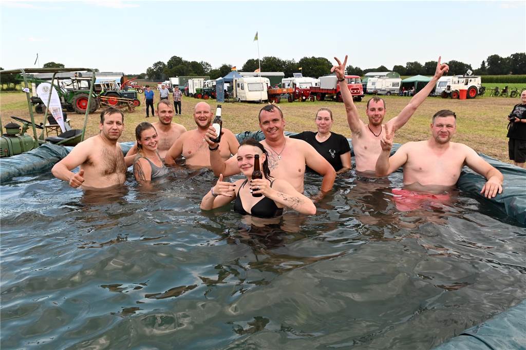 Das zweite Oldtimertreffen der Oldtimerfreunde Lembeck anlässlich des 25. Jubiläums wurde schon an den ersten beiden Tagen gut besucht.