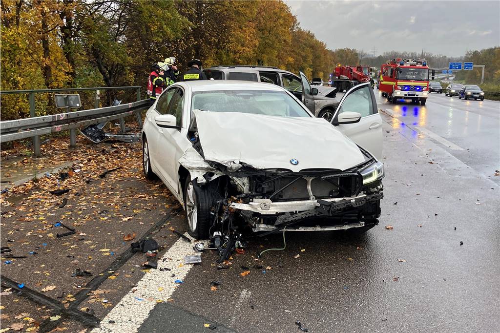 Schwerer Unfall auf der A45: Autos beschädigt, Personen glimpflich davongekommen Das zweite Unfallfahrzeug.