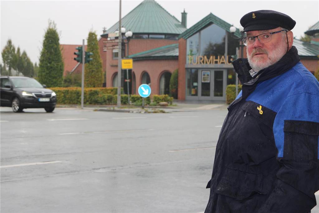 Besorgter Anwohner: Geschwindigkeiten auf früherer B70 „machen mir Angst“ Dass die Ortseingangsschilder an der Eschstraße (Foto) und Beckedahl platziert sind, macht für Frank von Hagen keinen Sinn. Die Zeiten hätten sich geändert.