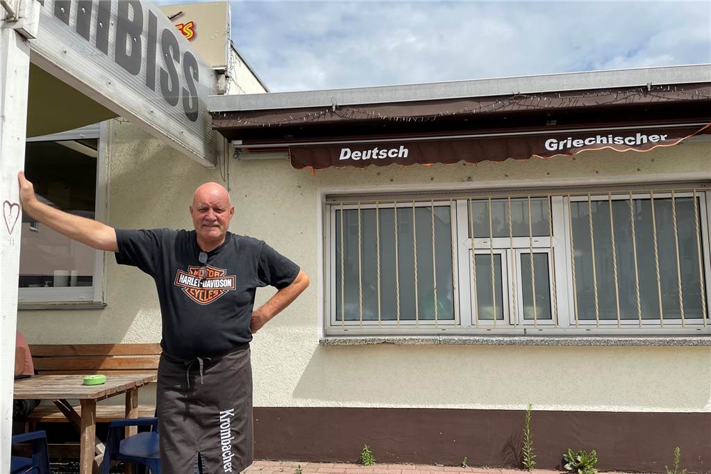 Dass er auch griechisches Essen anbieten würde, war schnell klar und hat zwei Gründe. Seine Frau ist Griechin und die längste Zeit war in dem Gebäude ein griechischer Imbiss.