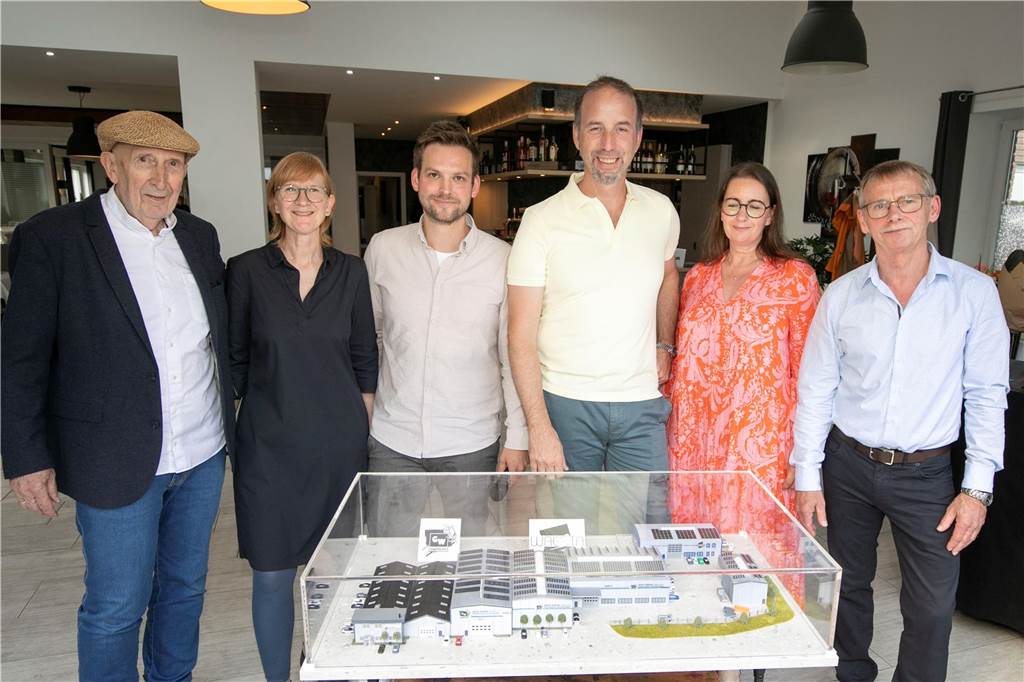 Nach 50 Jahren bei Günther Wensing: Hans-Gerd Heming übergibt Staffelstab Abschiedsgeschenk für Hans-Gerd Heming