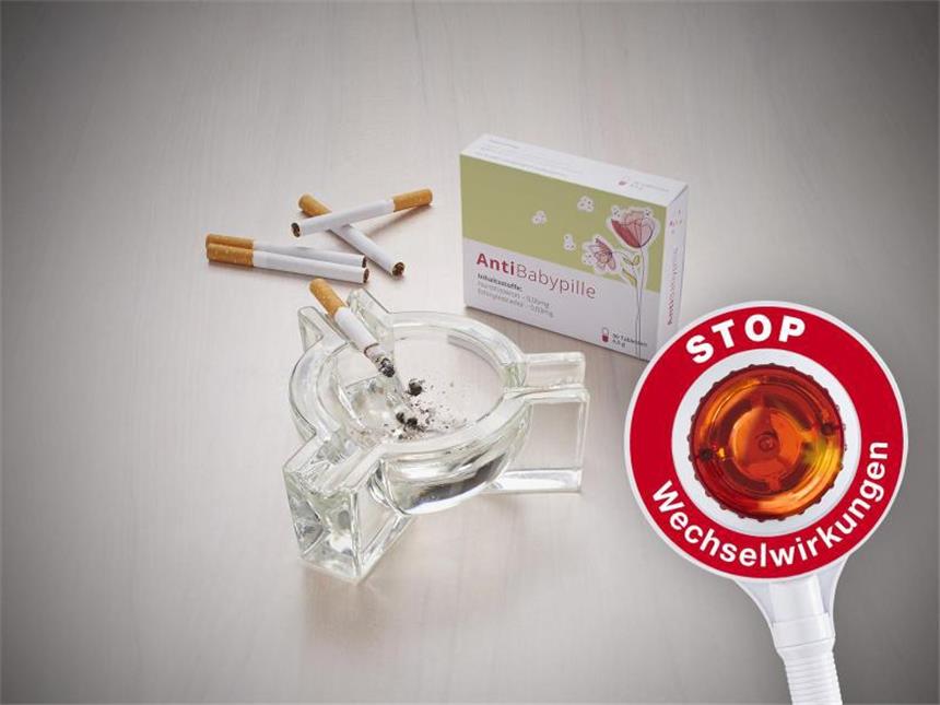 Vorsicht Wechselwirkung: Diese Produkte beeinflussen Medikamente Dass Rauchen per se der Gesundheit schadet, ist bekannt. Aber auch in Kombination mit Medikamenten ist es gefährlich: Nehmen Raucherinnen die Pille, erhöht das ihr Schlaganfall-Risiko. Foto: ABDA