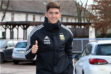 Daumen hoch! Leonardo Balderi nach dem Medizincheck.