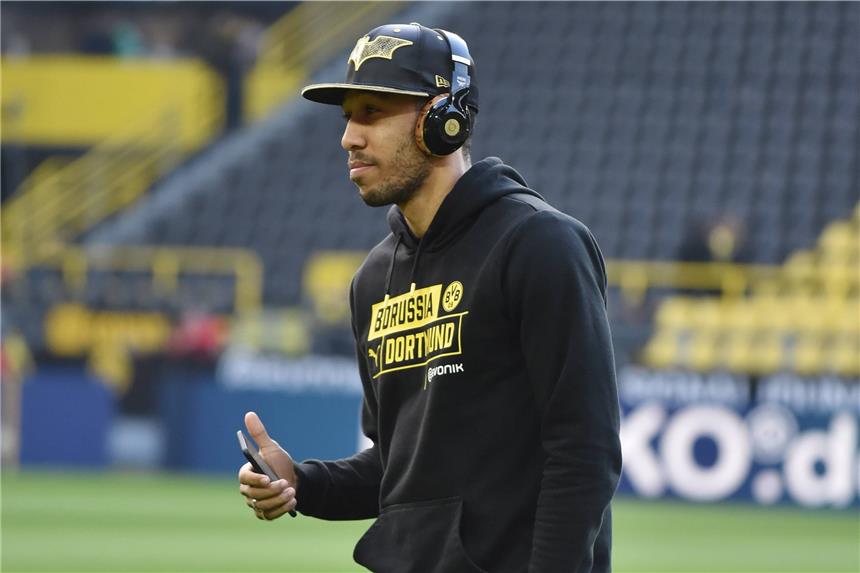 Pfiffe gegen Aubameyang - Zorc stellt klare Forderungen Daumen hoch! Pierre-Emerick Aubameyang kehrte gegen Freiburg zurück in den BVB-Kader.