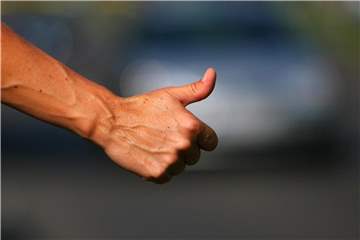 Daumen hoch und los. Foto: Arno Burgi