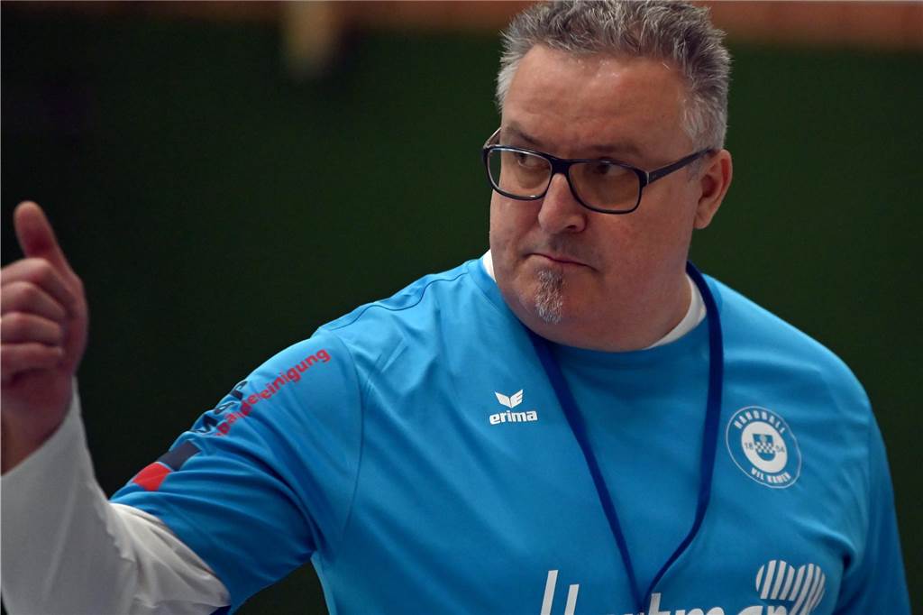 Derbysieg beschert VfL Kamen Relegationsplatz: Abstieg für SGH und Oberaden II ist besiegelt Daumen hoch: Uwe Nitsch und sein VfL Kamen stehen als Relegationsteilnehmer fest. Der direkte Abstieg konnte abgewendet werden.