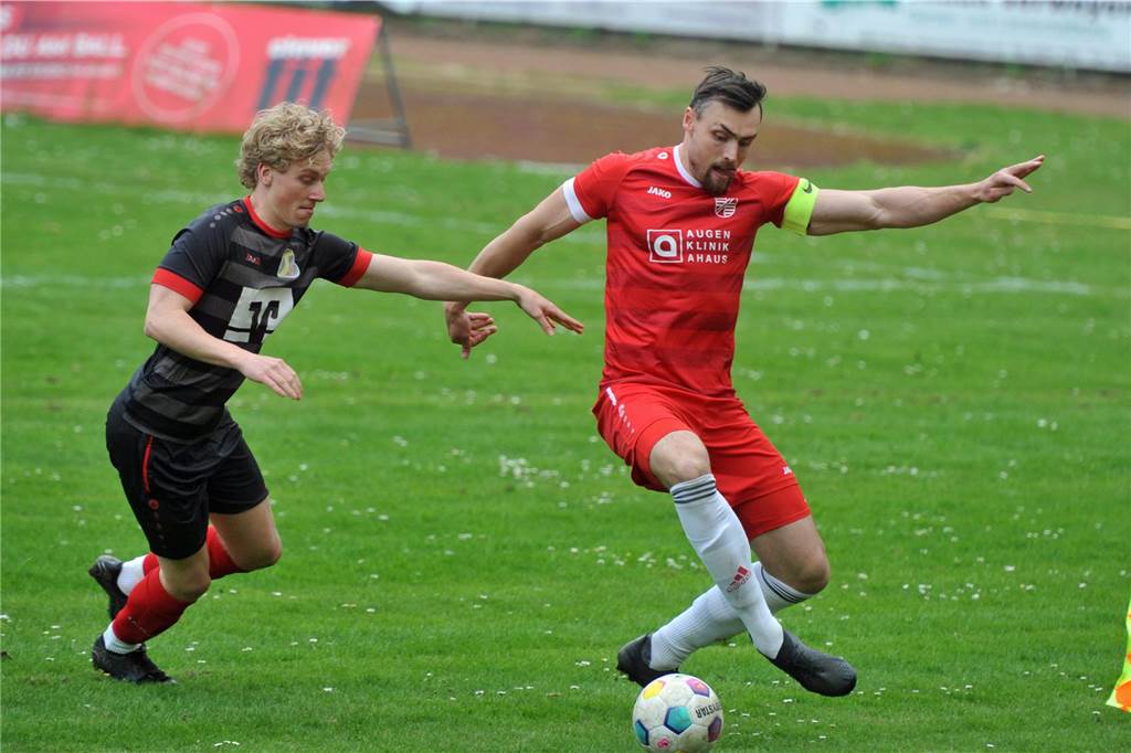 David Farwick von Eintracht Ahaus am Ball