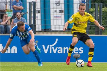 David Kopacz (r.) kassierte mit der BVB-U19 in Berlin eine deftige Niederlage.