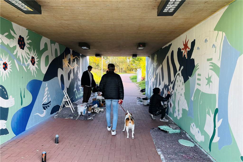 Ein Jahr und seine Bilder: Was hat uns in Haltern 2022 beschäftigt? David Kory ist Teil der Urbanisten. Gemeinsam mit Jugendlichen aus Haltern haben die Künstler die Unterführung am Westuferpark bunt gestaltet.