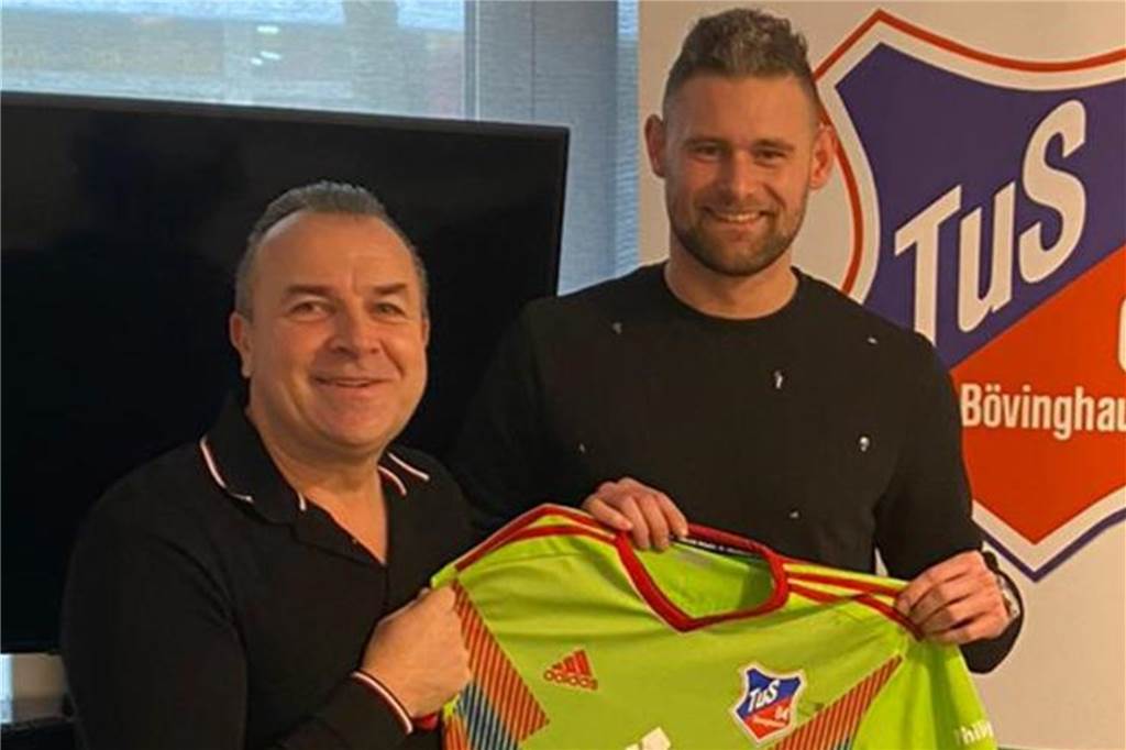 TuS Bövinghausen verliert seinen besten Stürmer an einen Westfalenligisten David Loheider (r.) hier mit Ajan Dzaferofski, TuS-Vorsitzender, wechselt zum Lüner SV in die Westfalenliga.