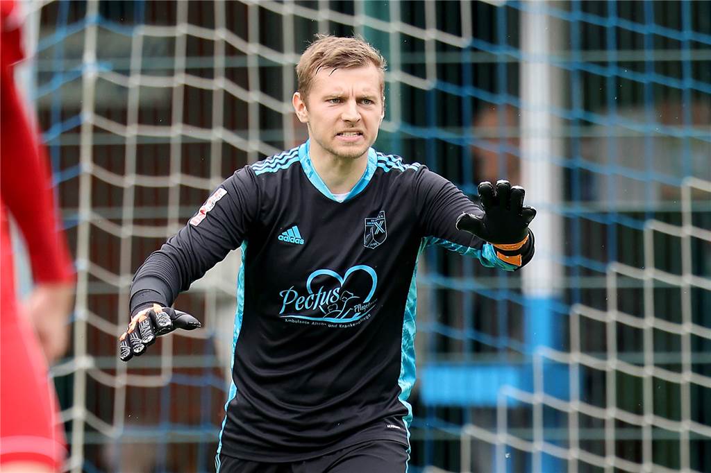 Neuer Keeper, aber Ausfall nach Roter Karte: „Der wollte schlichten" David Scholka von Wacker Obercastrop ist ab sofort für den Holzwickeder SC spielberechtigt.