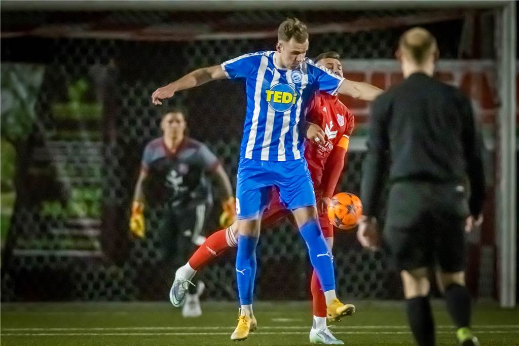 David Vaitkevicius reagiert perfekt auf den Wechsel und zeigt im Derby seine ASC-Tauglichkeit David Vaitkevicius (l.) schoss beide Brünninghauser Tore.