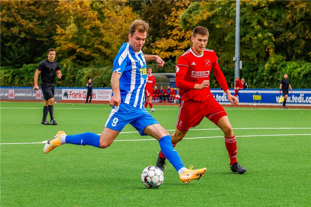 Hallenfußball-Stadtmeisterschaft: Ein Dortmunder Fußballer zählt sich zu den Gewinnern der Absage David Vaitkevicius spielt für den FC Brünninghausen.