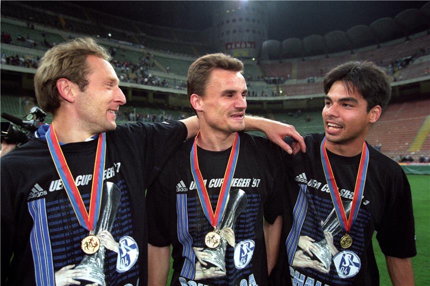 25 Jahre Schalke: Diesen Klub darfst du nie verlassen David Wagner (r.) ist aktuell Trainer in der englischen Premier League bei Huddersfield Town.