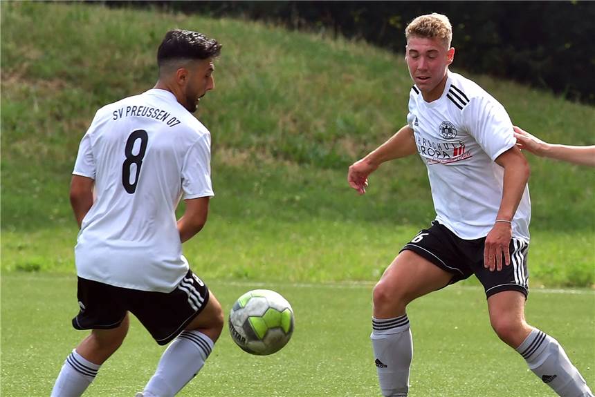 Vorbereitungsturnier des SV Preußen Lünen startet ohne den Titelverteidiger BW Alstedde De beiden Preußen Yusuf Özdemir (links) und Laurin Stauch starten beim vereinseigenen Brinkhoff‘s Cup in Horstmar.