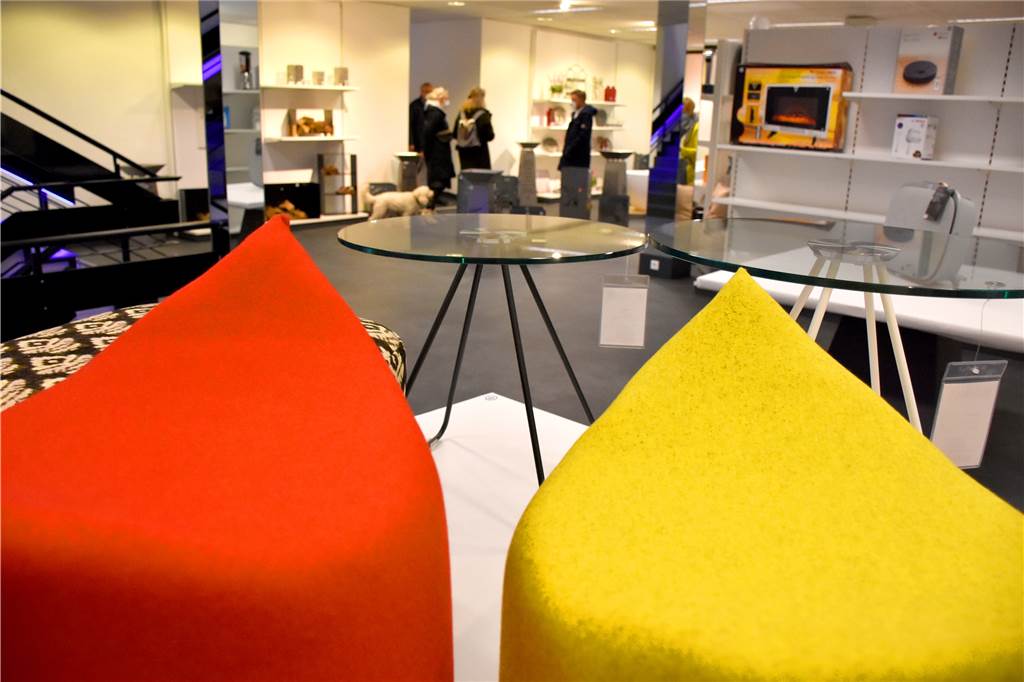 Mit Video: Ein erster Blick in das frisch eröffnete digitale Aufhaus Deko- und Elektroartikel, kleine Möbel, Garten- und Küchengeräte, Spielwaren, Uhren, Schmuck – das Angebot im aufHaus ist sehr bunt gemischt.