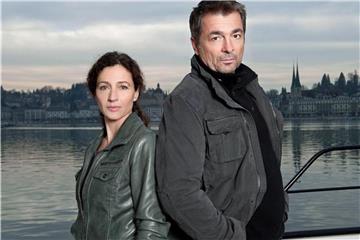 Delia Mayer als Kommissarin Liz Ritschard und Stefan Gubser als Kommissar Reto Flückiger im Schweizer „Tatort“. Foto: Daniel Winkler, SRF