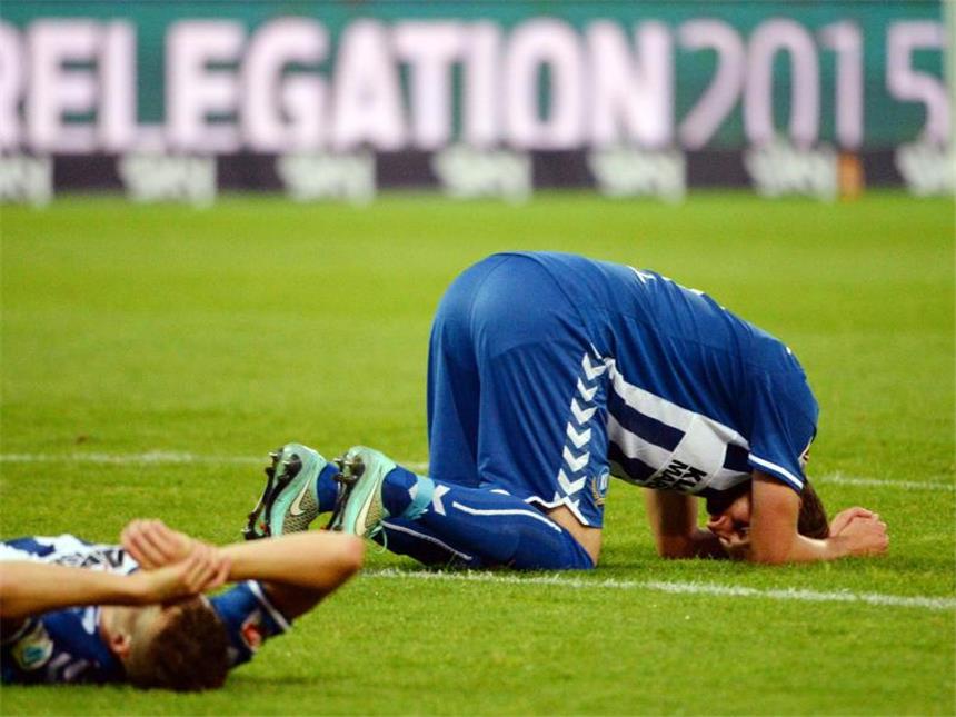 KSC-Trauma: Vom Fast-Bundesligisten zum Zweitliga-Absteiger? Dem Karlsruher SC droht der Abstieg aus der zweiten Bundesliga. Foto: Marijan Murat