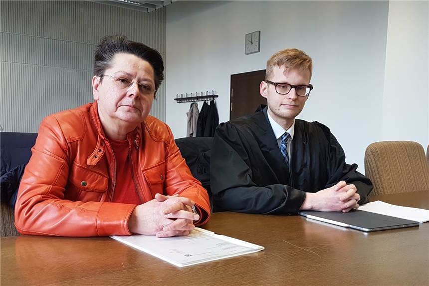 Urteil: Polizei darf bei Demo nicht einfach filmen Demo-Anmelderin Iris Bernert-Leushacke und Anwalt Jasper Prigge haben den Prozess gewonnen.