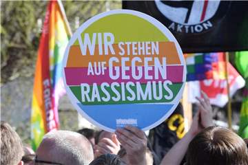 Demonstration in Kandel: Der Tod der 15-jährigen Mia hat die pfälzische Gemeinde aufgewühlt. Foto: Uli Deck
