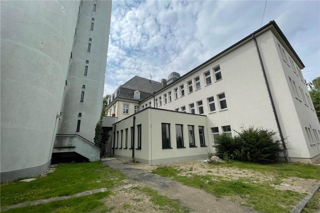 Bürgerservice der Stadt Selm: Umzug in Anbau verzögert sich weiter Den Anbau hinter dem Amtshaus hat das Team des Bürgerbüros noch nicht bezogen.