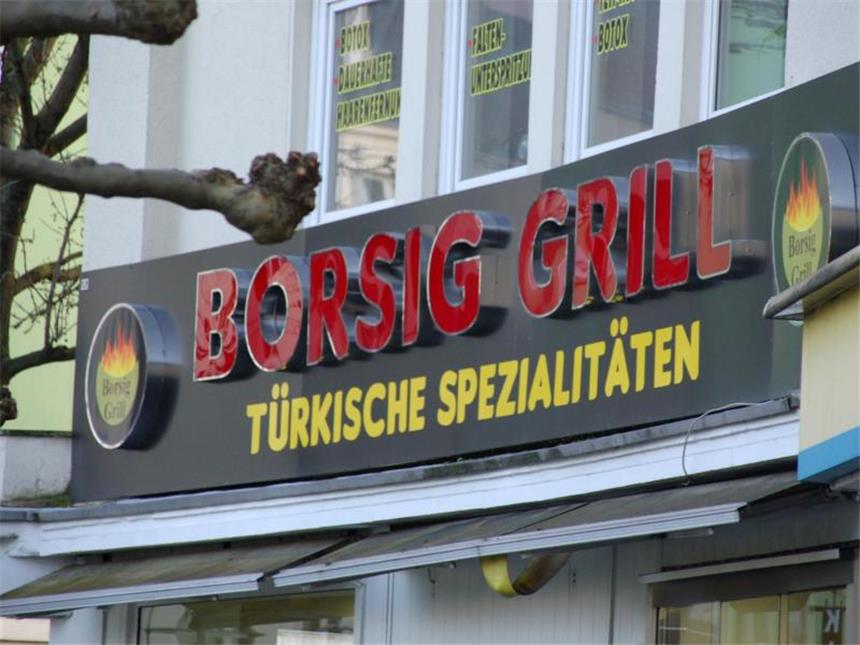 Mehr als Kohle und Stahl: Ruhrpott-Metropole Dortmund Den Döner gibt's am «Borsig Grill» - Dortmund bietet natürlich auch bodenständige Malocherkultur. Foto: Nora Wanzke