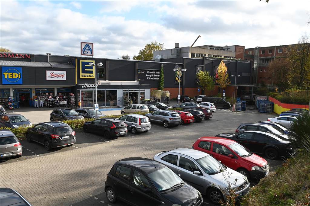 „Schön ist die Situation nicht“: Diskussion um Wulfener Markt Den Edeka-Markt will der Investor erweitern.