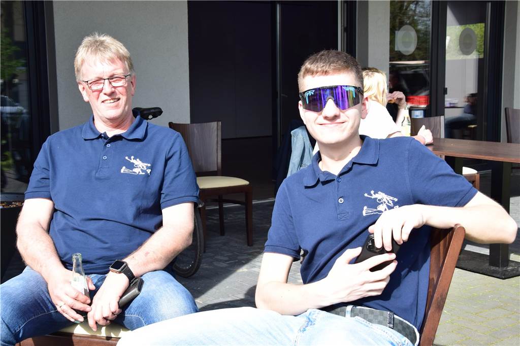 Den ersten Platz belegte die 1. Kompanie Sythen mit 298,2 Ringen. Hubert Lütkenhaus erzielte hierbei für seine Mannschaft 101,1 Ringe, sein Sohn Ralf Lütkenhaus 97,3 Ringe. Der Dritte im Bunde, Hendrik Schmitz-Linneweber traf 100,5 Punkte. Platz 2 entschied die BSV Mannschaft 2 mit 297,4 Ringen für sich. Auf Platz 3 landete mit 292,2 Ringen die Schützengilde der 3. Kompanie.
