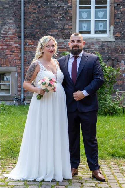 Leonie Gliszezynski und Daniel Baak geben sich das Ja-Wort Den Heiratsantrag machte Daniel seiner Leonie am Schiffshebewerk Henrichenburg.