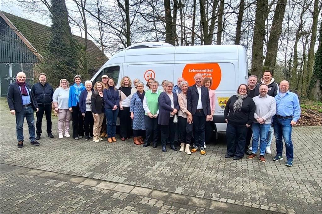 Lionsclub vergibt 32.500 Euro Spenden an 24 Institutionen Den Kauf des neuen Fahrzeugs für die Ahauser Tafel hat der Lionsclub Nordwest-Münsterland mit 8000 Euro unterstützt. Der Sozialdienst katholischer Frauen (SKF) als Träger der Tafel war damit die Institution, die die größte Einzelspende erhalten hat.