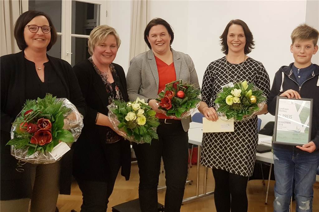Zwei Heimatfeunde und die Landfrauen Nienborg sichern sich den ersten „Heimatpreis“ Den zweiten Platz des Heimatpreises sicherten sich die Nienborger Landfrauen.