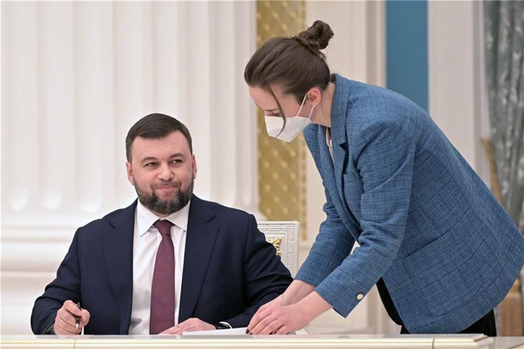 Putin erkennt Donezk und Luhansk als unabhängig an und schickt Truppen – der Westen reagiert Denis Puschilin, Separatistenführer der «Volksrepublik» Donezk.